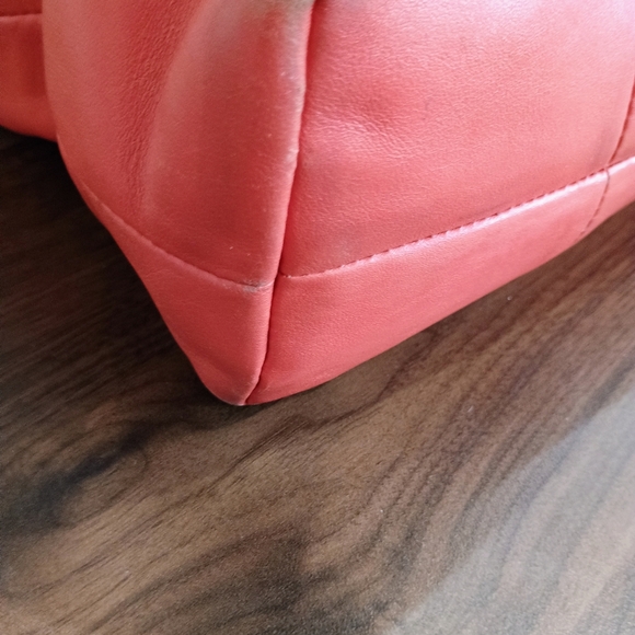 Coach Coral Leather Women's Bag - Picture 15 of 16